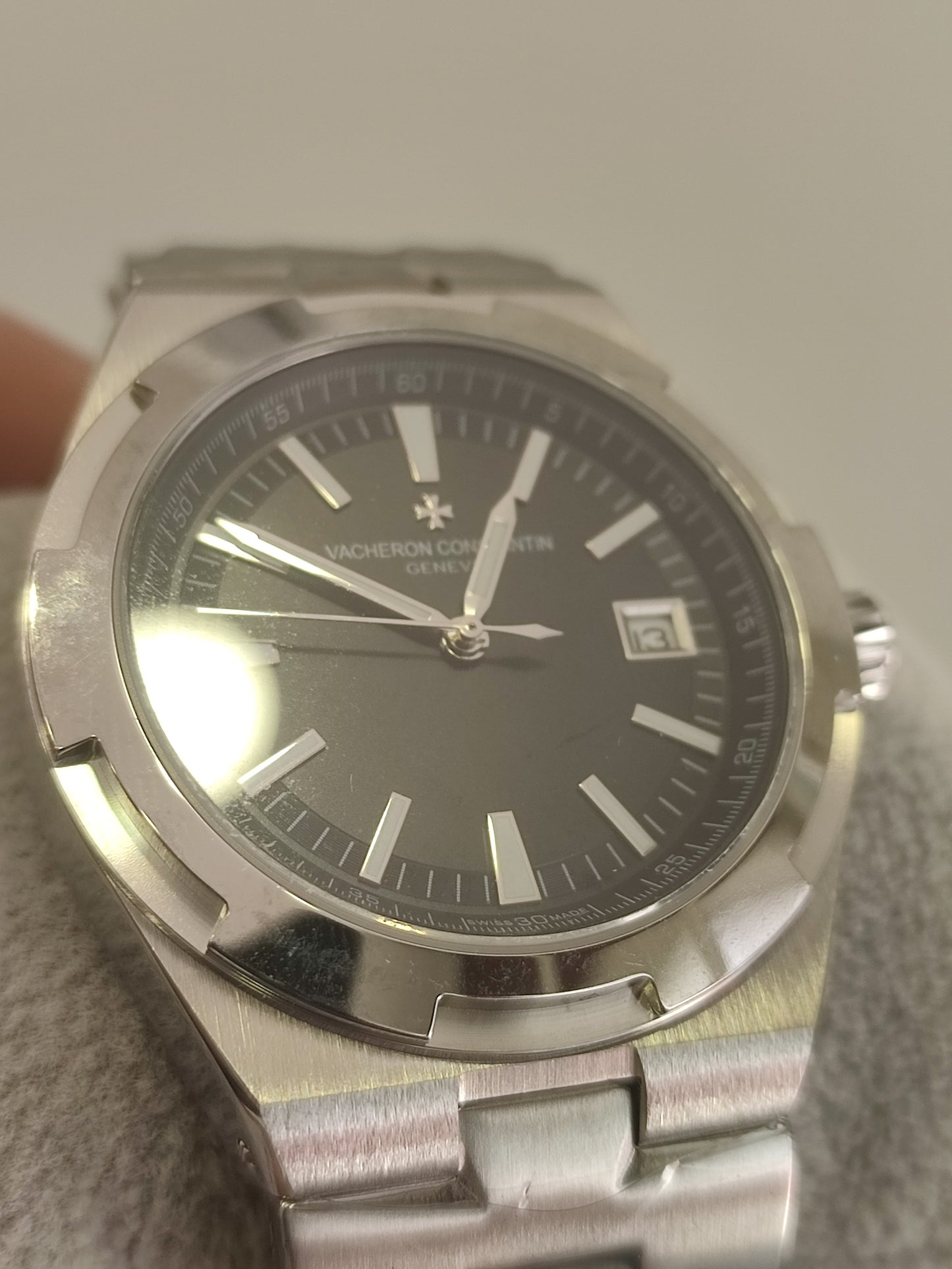 Overseas black dial