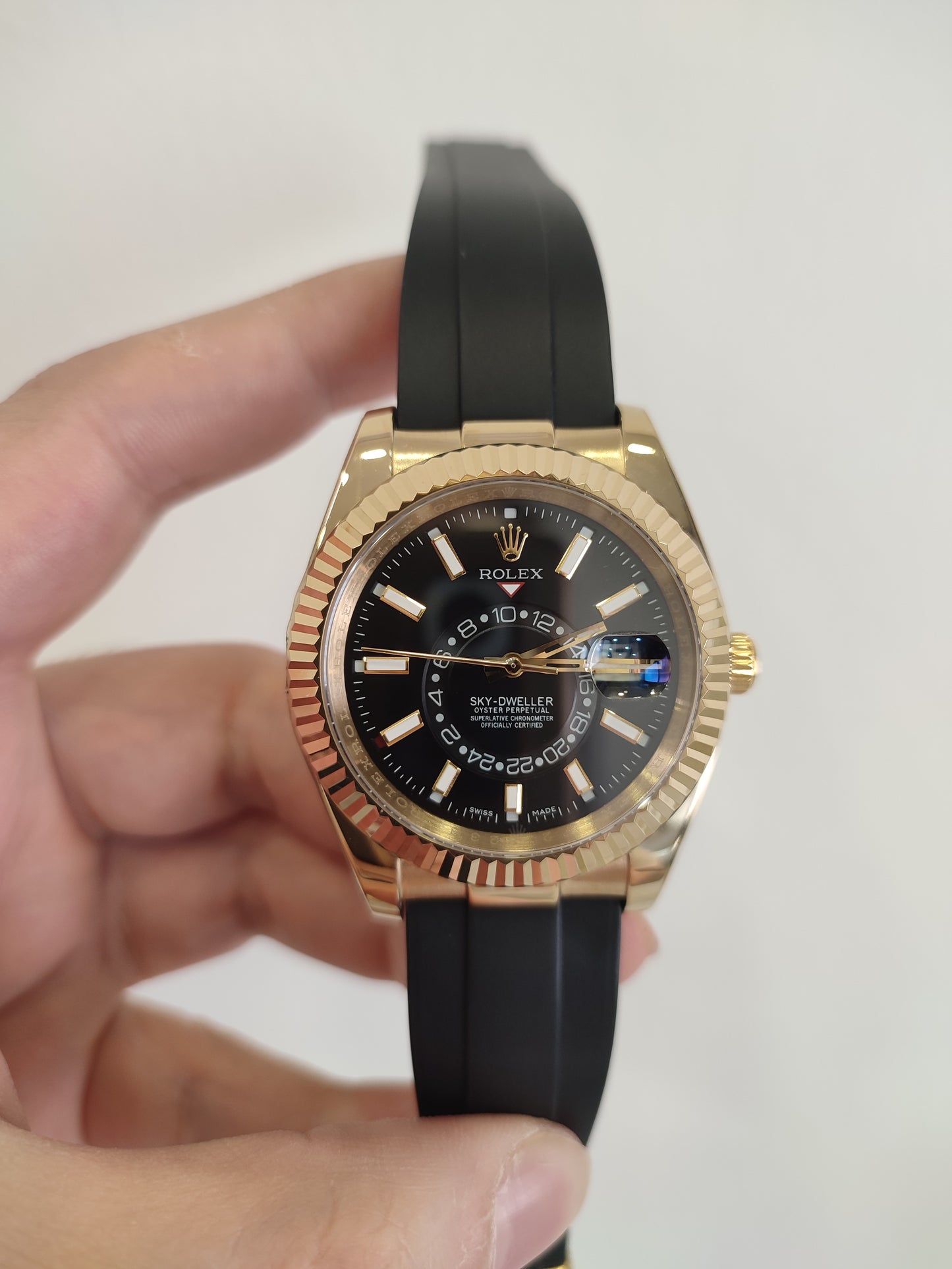 Skydweller gold bezel black dial oyster flex
