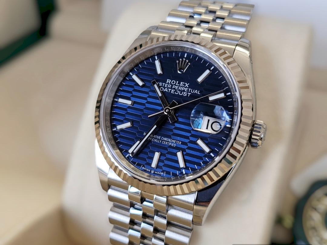 Date Just Blue Dial motif