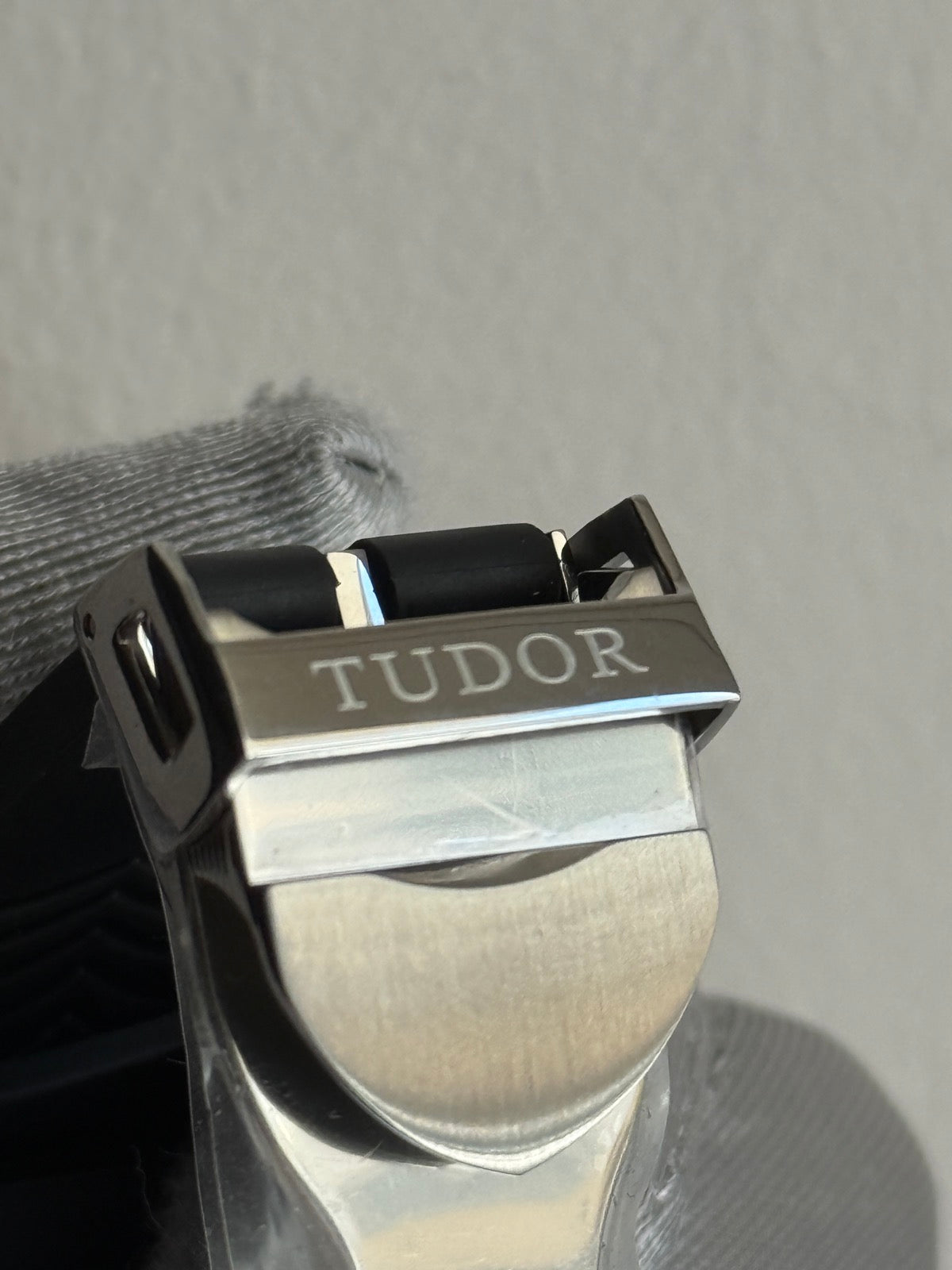 Tudor Black Shield