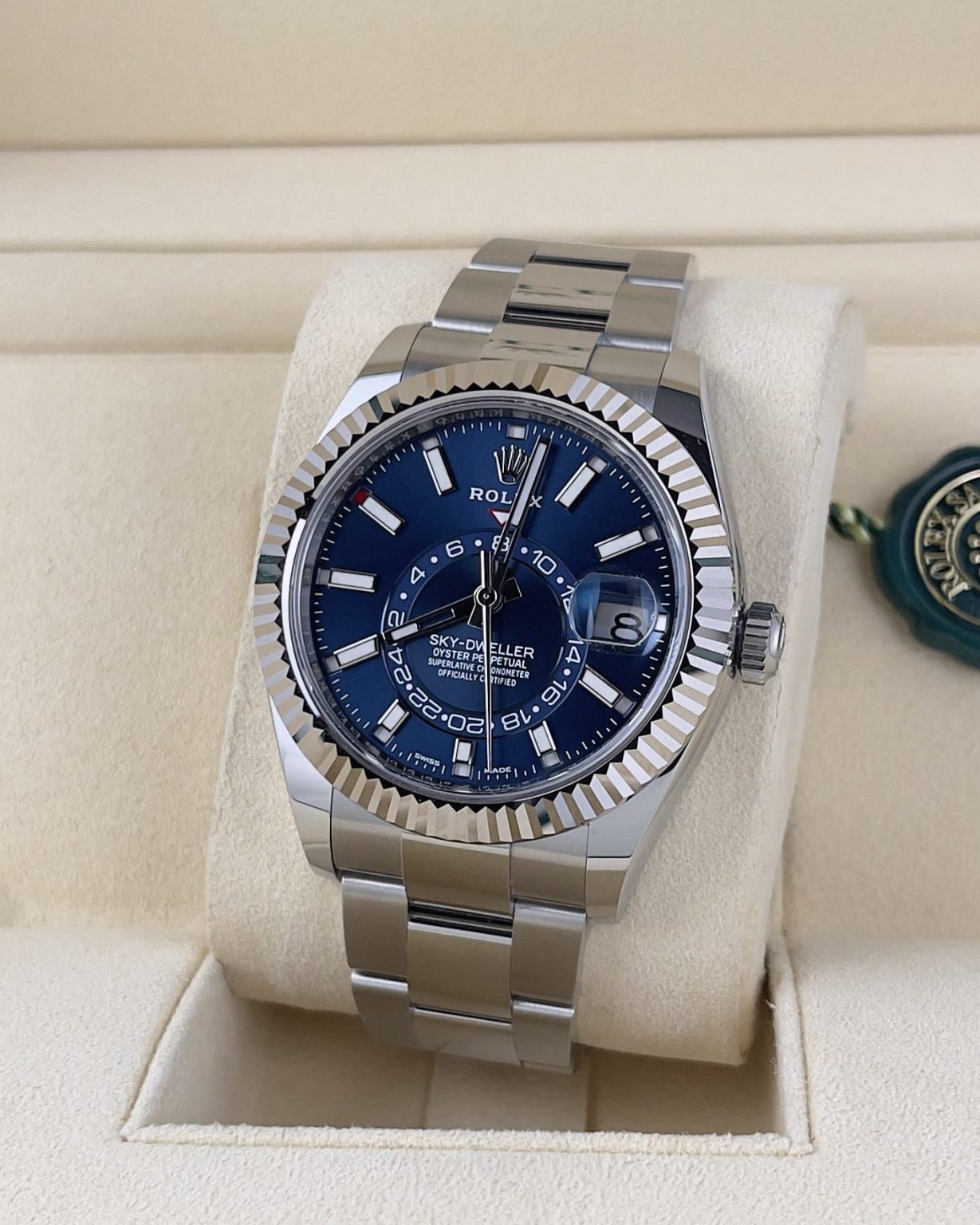 Skydweller Blue dial